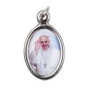 Médaille métal couleur argentée ovale H.2,5 cm avec résine, plusieurs saints.