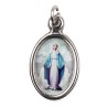 Médaille métal couleur argentée ovale H.2,5 cm avec résine, plusieurs saints.