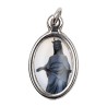 Médaille métal couleur argentée ovale H.2,5 cm avec résine, plusieurs saints.