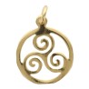 Pendentif triskel encerclé 1,5 cm en plaqué or. Livré en boîte.