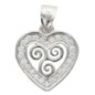 Pendentif coeur avec triskel 1,5 cm en argent 925 °/°° Rhodié avec zirconium (1.2 g). Livré en boîte.
