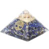 Pyramide Orgonite avec arbre de vie, L. 10 cm. Plusieurs pierres.