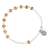 Bracelet sur chaine grains rond en cristal Ø 4 mm avec médaille de la Vierge Miraculeuse. Existe en différentes couleurs.
