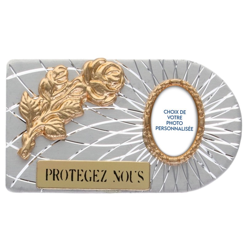 Plaque auto rectangle en aluminium strie dimensions 2-4 x 4 cm ornee d une rose