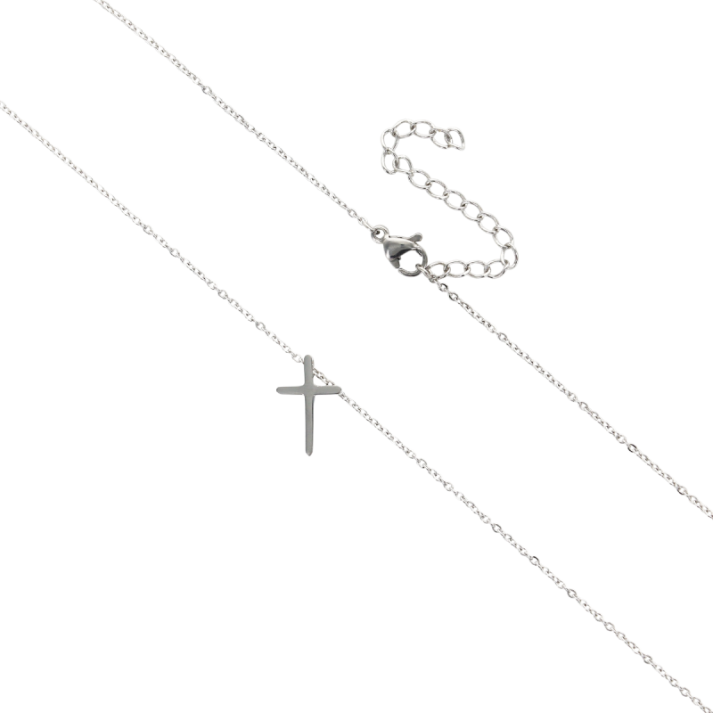 Collier avec chaine et croix fine H. 1.50 cm, en acier inoxydable de couleur argentée. L 45 cm ajustable.
