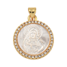 Médaille en laiton de couleur dorée avec coquille naturelle et zircons Ø 2.2 cm. Existe en différents Saints.