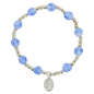 Bracelet dizainier sur élastique pour enfant avec grains œil de chat Ø 6 mm et médaille en métal de la Vierge Miraculeuse.