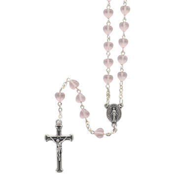 Chapelet grains en verre forme coeur Ø 6 mm sur chaine, croix avec Christ. Differentes couleur