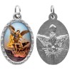 Médaille métal de couleur argentée ovale avec rebord effet dentelle H.2,5 cm avec résine. Disponible avec différents Saints.