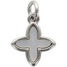 Croix de cou carrée petit modèle en laiton de couleur argentée et coquille d'eau douce  H. 8 mm