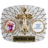 Plaque auto rectangle H. 3,5 x 4 cm arrondie en alu striée avec croix plus 2 résines, plusieurs saints.