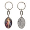Porte-clés en aluminium de couleur argenté hauteur 3,8 cm, avec résine. Disponible avec plusieurs saints au choix.