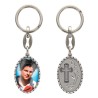 Porte-clés en aluminium de couleur argenté hauteur 3,8 cm, avec résine. Disponible avec plusieurs saints au choix.