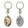 Porte-clés en aluminium de couleur argenté hauteur 3,8 cm, avec résine. Disponible avec plusieurs saints au choix.