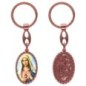 Porte-clés en aluminium de couleur cuivrée, hauteur 3,8 cm, avec résine. Disponible avec plusieurs saints au choix.