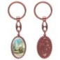 Porte-clés en aluminium de couleur cuivrée, hauteur 3,8 cm, avec résine. Disponible avec plusieurs saints au choix.