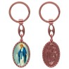 Porte-clés en aluminium de couleur cuivrée, hauteur 3,8 cm, avec résine. Disponible avec plusieurs saints au choix.