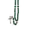Chapelet sur corde grains en pierre naturelle Ø 7 mm, longueur au cœur 17 cm, croix avec Christ. Livree en boite.