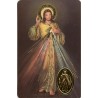 Carte priere plastifiee avec poincon dore imitation medaille H.8.5 x 5.4 cm, plusieurs saints.