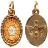 Médaille métal de couleur dorée ovale avec rebord effet dentelle H.1.5 cm avec résine. Disponible avec différents Saints.